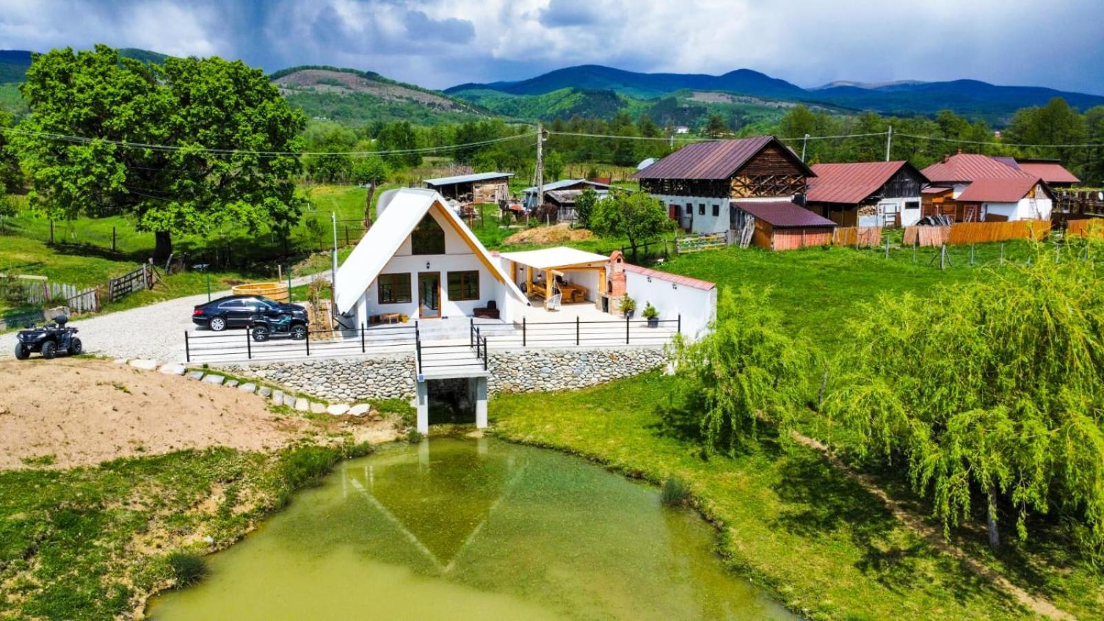 Cabana A Lakeview Villa Cărpinişu Exterior photo